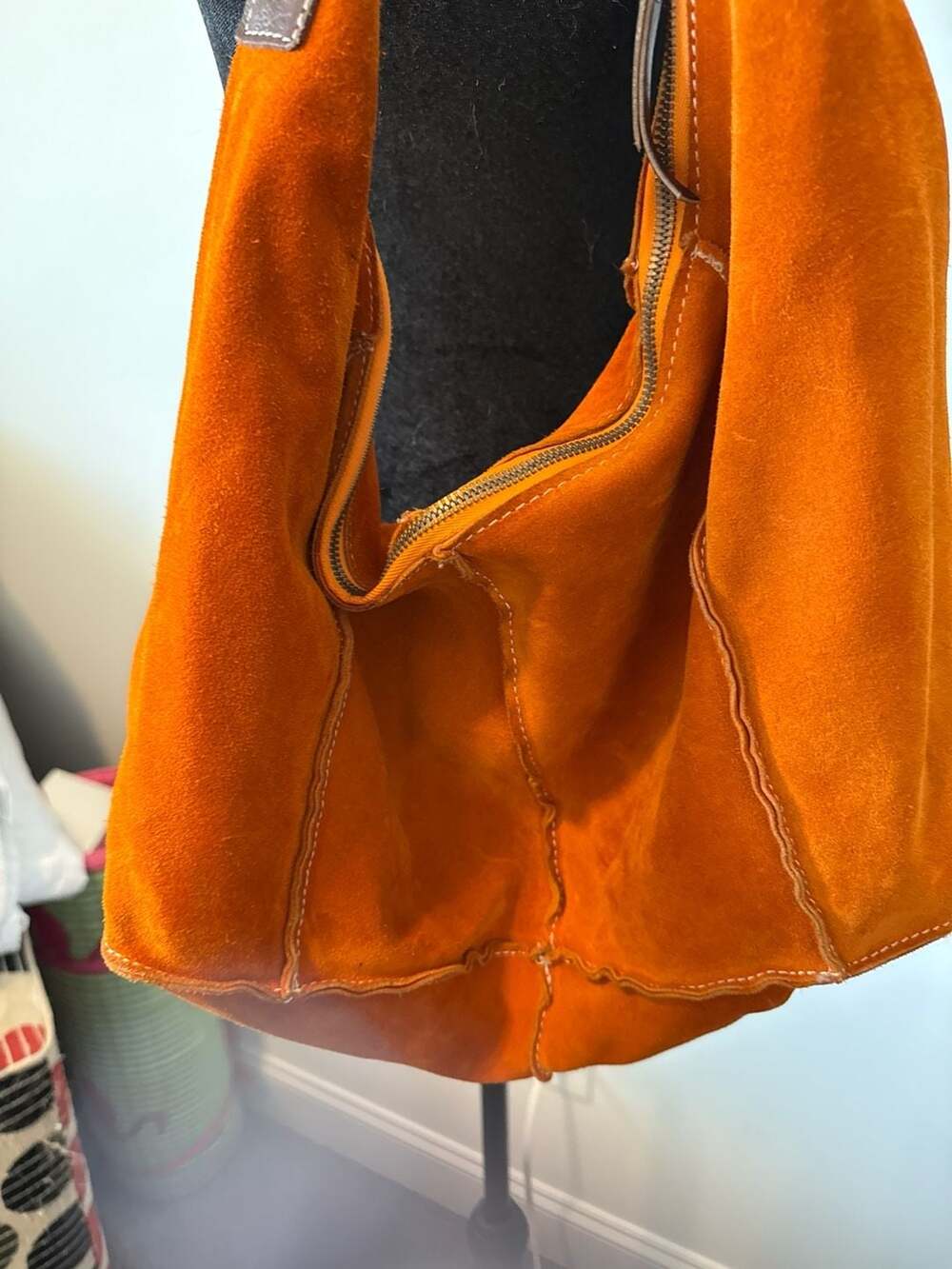 Vera Pelle Orange Suede Hobo Bag with Studded Leather Strap Made in Italy - Picture 4 of 5